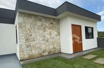 Casa com 3 dormitórios acabamento diferenciado no bairro lisboa 3 em são josé/sc