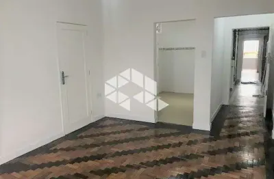 Apartamento 3 dormitórios/quartos . sacada sala e quarto. 86 m² no bairro floresta, porto alegre, rs