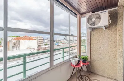 Apartamento 3 dormitórios/quartos.sacada frente e lateral.2 banheiros.