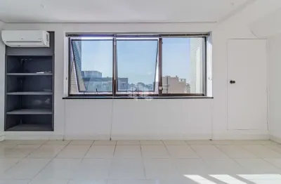 Sala comercial andar alto à  venda no Bairro Moinhos de Vento.