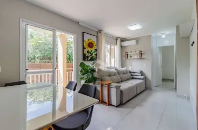 Apartamento 2dormítórios/quartos.pátio. sacada.vaga de estacionamento
