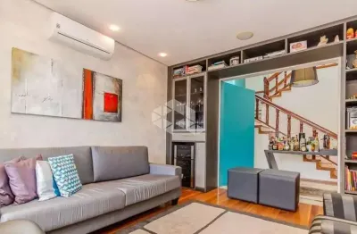 Casa  com 4 dormitórios, sendo 2 suites, com 412 m2 na medianeira