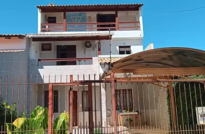 Casa com 2 quartos à venda na Rua Jacipuia, 97, Guarujá, Porto Alegre