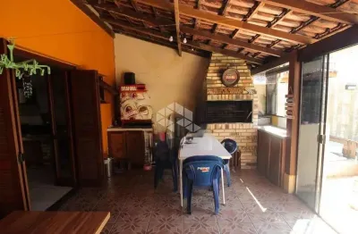 Casa estilo sobrado - 3 dormitórios e 2 vagas - hípica / zona sul de poa.