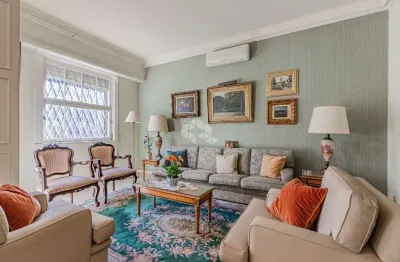 Casa com 5 quartos à venda na Rua Dário Pederneiras, 234, Petrópolis, Porto Alegre