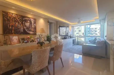 Apartamento de 02 dormitórios, 60,51m², vaga no bairro cavalhada