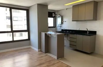 Apartamento de 2 dormitórios com 2 vagas no centro histórico.