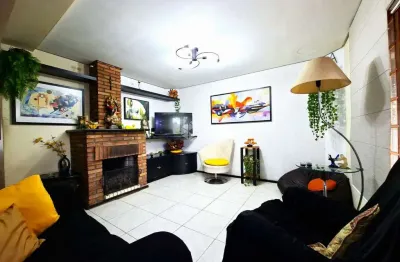 Casa em condomínio fechado com 3 quartos à venda na Avenida da Cavalhada, 6021, Cavalhada, Porto Alegre