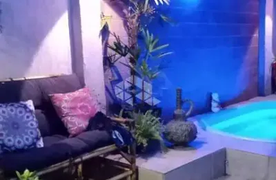 Casa de 2 dormitórios com piscina a venda em viamão.