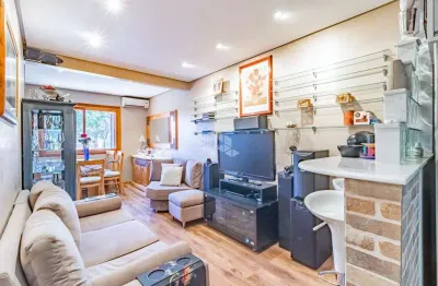 Casa com 3 quartos à venda na Rua Adair Martinelli, 140, Hípica, Porto Alegre