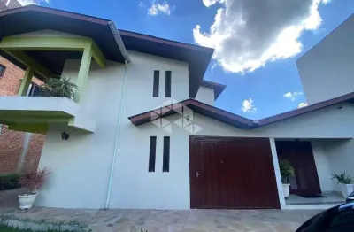 Linda casa com 3 dormitórios e 492m² de área total no bairro são luiz.