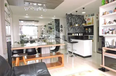 Apartamento semimobiliado com 2 dormitórios sendo um suíte e 2 vagas no sanvitto