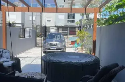 Casa individual com3 quartos uma suíte com sacada deck ,garagem para 2 carros  100% mobiliado e com 139m no bairro são vitor coabh