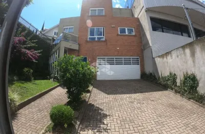 Rbr vende - excelente casa mobiliada, com 3 dormitórios no altos do seminário.