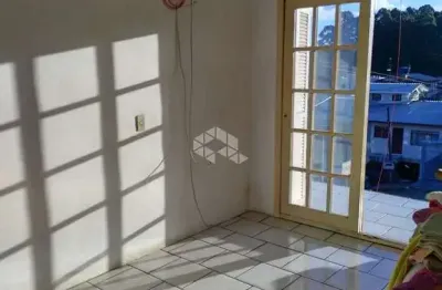 Casa e ponto comercial com amplo terreno, 220, 00 m² no bairro charqueadas.
