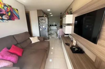 Apartamento semi mobiliado com sacada 02 dormitórios no pioneiro