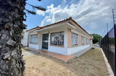 Casa com 05 dormitórios e 03 vagas com 260m² no bairro  partenon