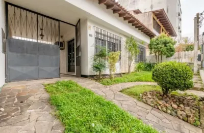 Casa com 3 quartos à venda na Rua Atanásio Belmonte, 427, Boa Vista, Porto Alegre