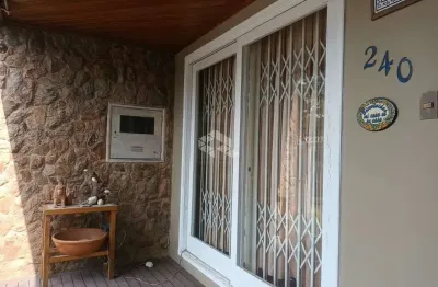 Casa à venda com 3 dormitórios e 1 suíte no bairro três figueiras