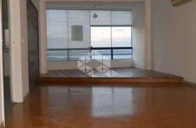 Apartamento à venda com 3 dormitórios/quartos no bairro centro em porto alegre/rs