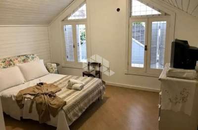 Casa de alto padrão no Três Figueiras - 5 dormitórios (3 suítes) e 470m² de sofisticação