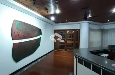 Apartamento Duplex Semi Mobiliado à Venda em Porto Alegre - 1 Dormitório com Suíte e Vaga de Garagem