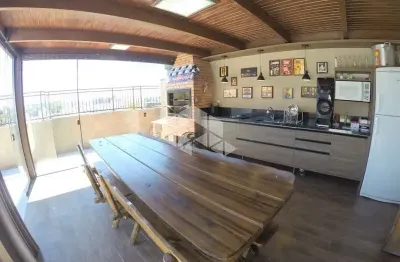 Cobertura com 251 m² e 3 quartos à venda no bairro Teresópolis.