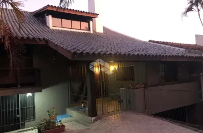 Casa sobrado, 4 quartos, 2 suítes, 4 vagas e elevador na bairro boa vista.