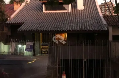 Casa sobrado, 4 quartos, 2 suítes, 4 vagas e elevador na bairro boa vista.