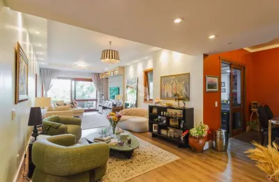 Apartamento, 3 quartos, 1 suíte, 2 vagas, no bairro petrópolis