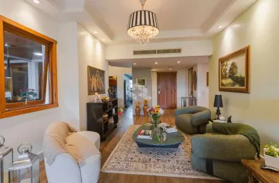 Apartamento com 3 quartos, 1 suíte, 2 vagas, 209 m², ampla sacada com jardim e mobiliado.