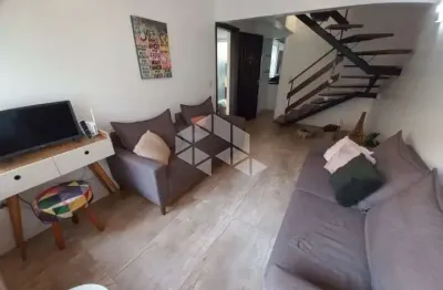 Casa em condomínio fechado, 3 dormitorios com suite e 2 vagas no bairro medianeira