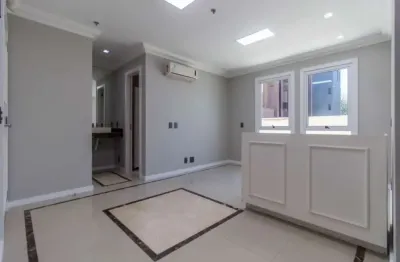 Sala Comercial com uma vaga coberta na Av. Carlos Gomes, bairro Bela Vista.