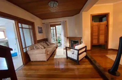 Casa tipo sobrado com 4 dormitórios com suite master, bairro sarandi em porto alegre.