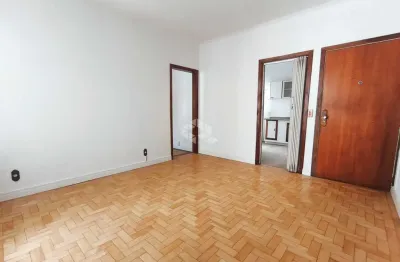 Apartamento 1 quarto, living dois ambientes, semi mobiliado