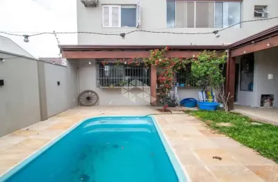 Casa com 5 quartos e 326m² à venda em alto petrópolis, porto alegre.