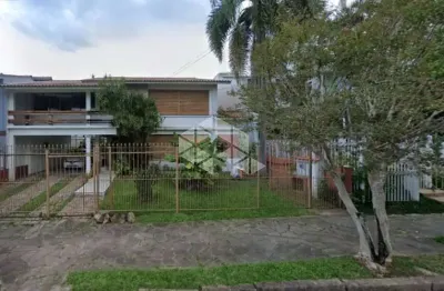 Ampla casa no bairro jardim lindóia localizado na avenida la paz muito próximo ao lindóia tênis clube. ao clube