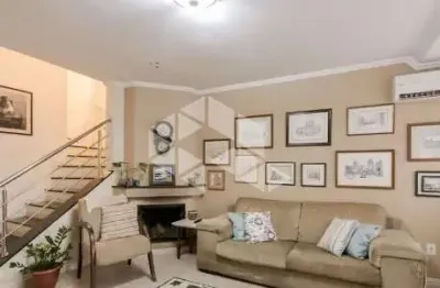 Casa 3 dormitórios no bairro jardim itu em porto alegre