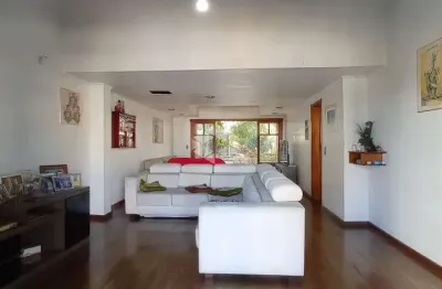 Casa/sobrado 3 dormitórios, 3 vagas cobertas de garagem no bairro cristo redentor em porto alegre/rs
