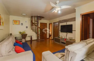 Excelente cobertura no bairro higienópolis, semi-mobiliada, com lareira e piscina excelente moradia para família.