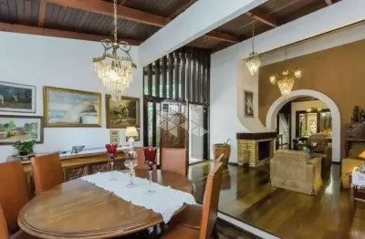 Casa sobrado com 4 dormitórios muito bem conservado em bairro familiar - intercap
