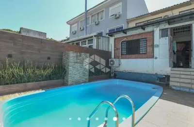 Excelente casa, toda reformada com 183,22 m2  com 4 quartos, localizada no Bairro Cristo