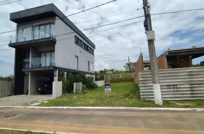 Terreno alto frente leste, 150m², com excepcional vista para o lago do Condomínio Reserva do Lago.