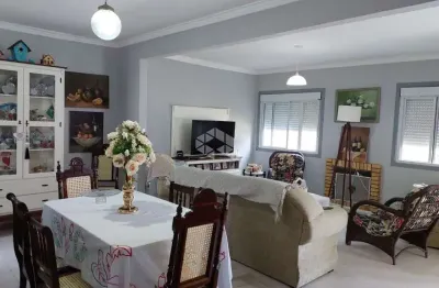 Casa térrea de três dormitórios no tapete verde - ipanema, zona sul