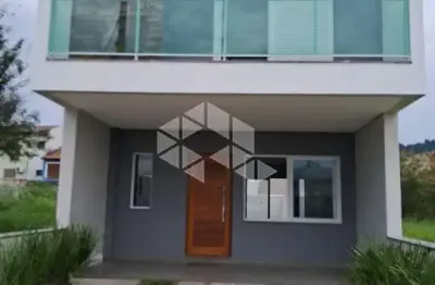 Casa 3 dormitórios sendo 1 suite com sacada 2 vagas de garagem atrás do zaffari da hípica -