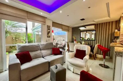 Casa em condomínio em canoas com 03 quartos e 02 vagas e amplo  sótão com lareira.