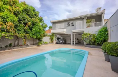 Casa residencial ou comercial de 406 m, com 3 quartos, suíte, 3 salas,2 banheiros, 6 vagas, niterói