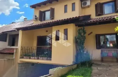 Casa com 3 dormitórios no bairro cavalhada em porto alegre