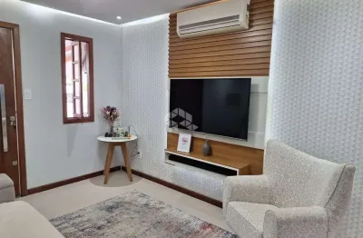 Casa com 2 quartos à venda na Rua Samuel Wainstein, 171, Hípica, Porto Alegre