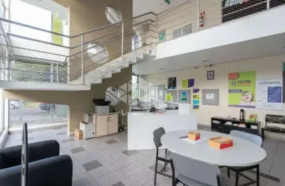 Prédio comercial na tristeza a 50 mts da av. wenceslau escobar